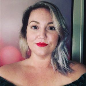 Meet your Posher, Kendra